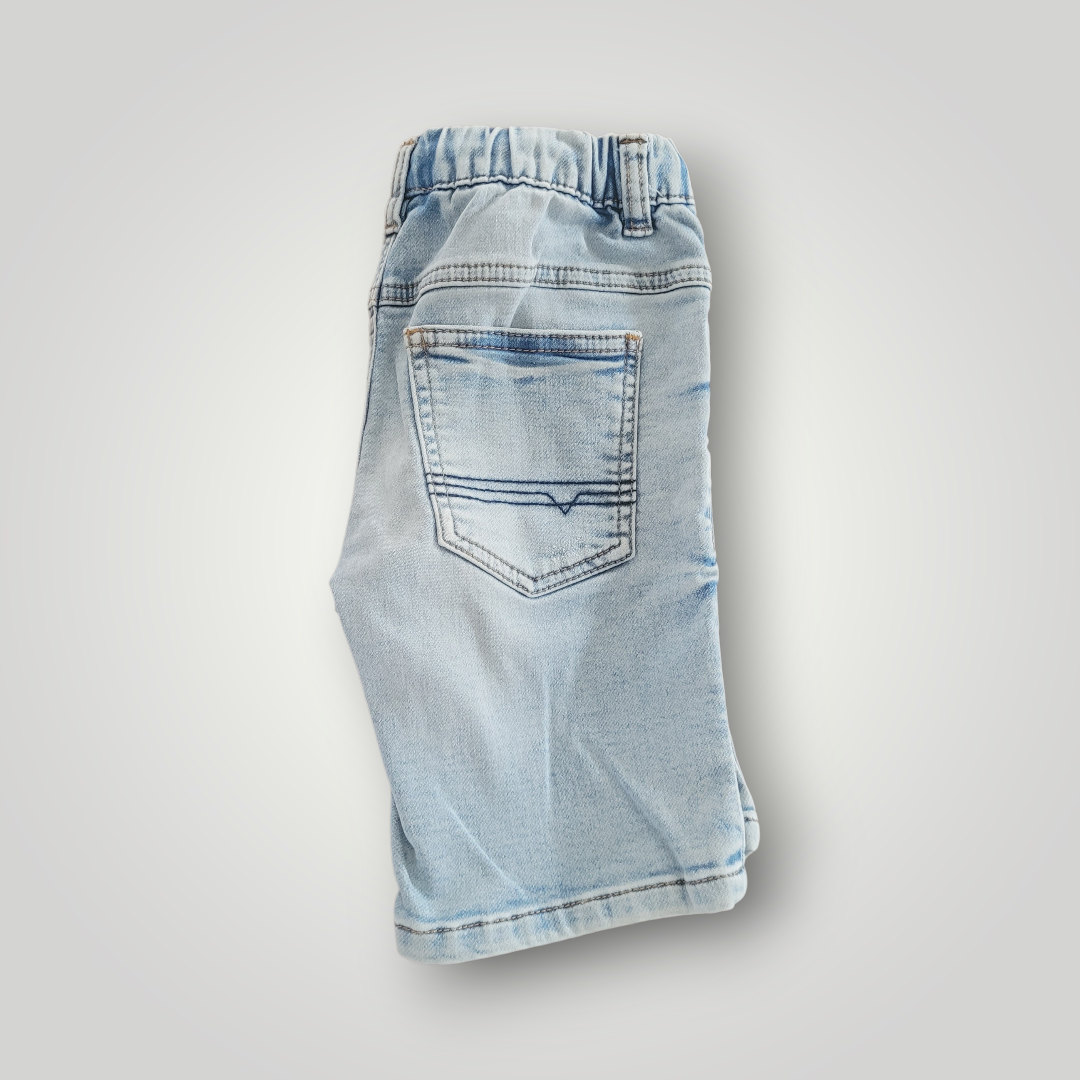 Short | Next | 6-7 ans