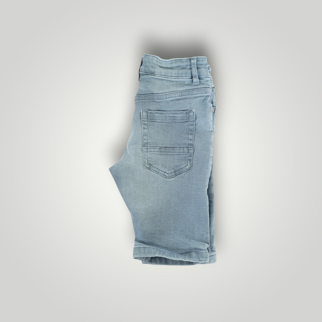 Short | Next | 7 ans